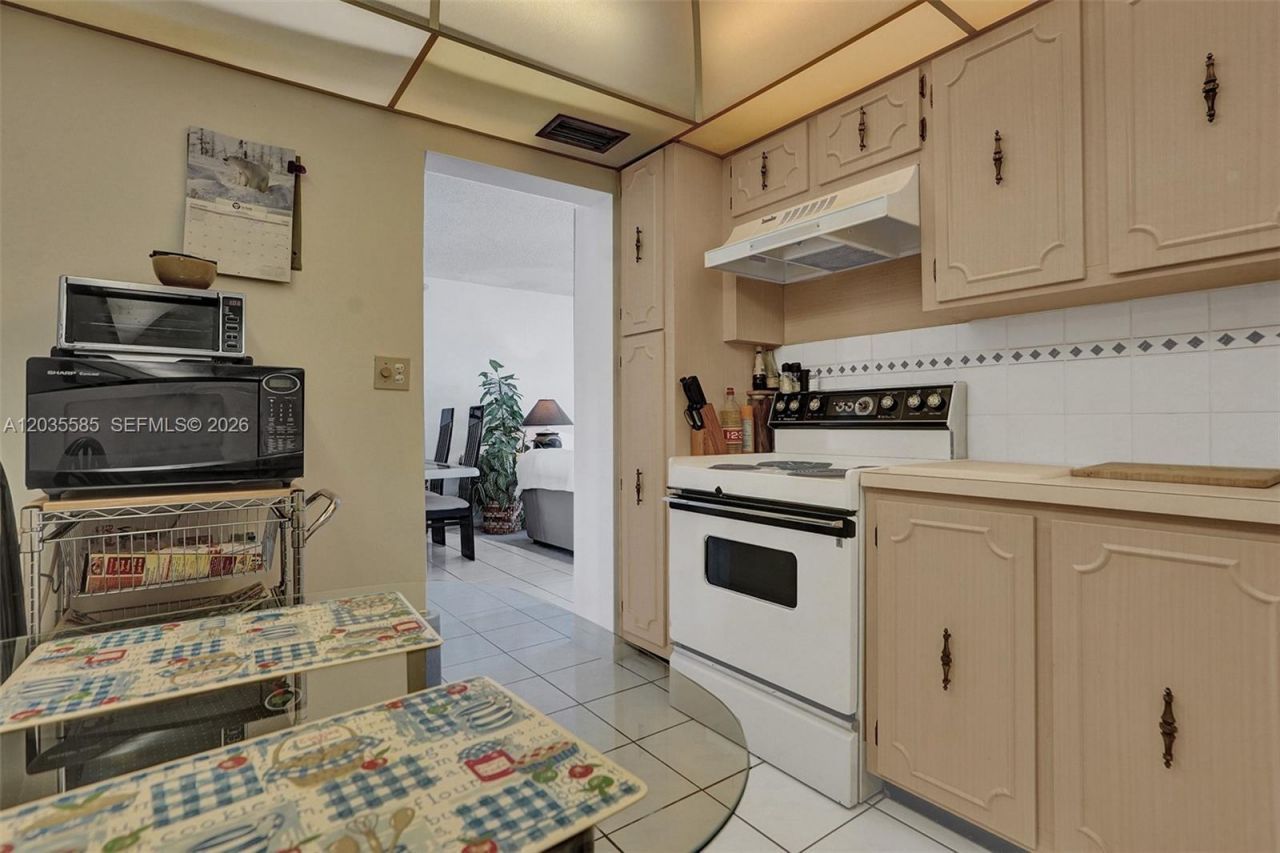 3113 S Ocean Dr , Unit 803, Hallandale Beach, FL 33009 Photo