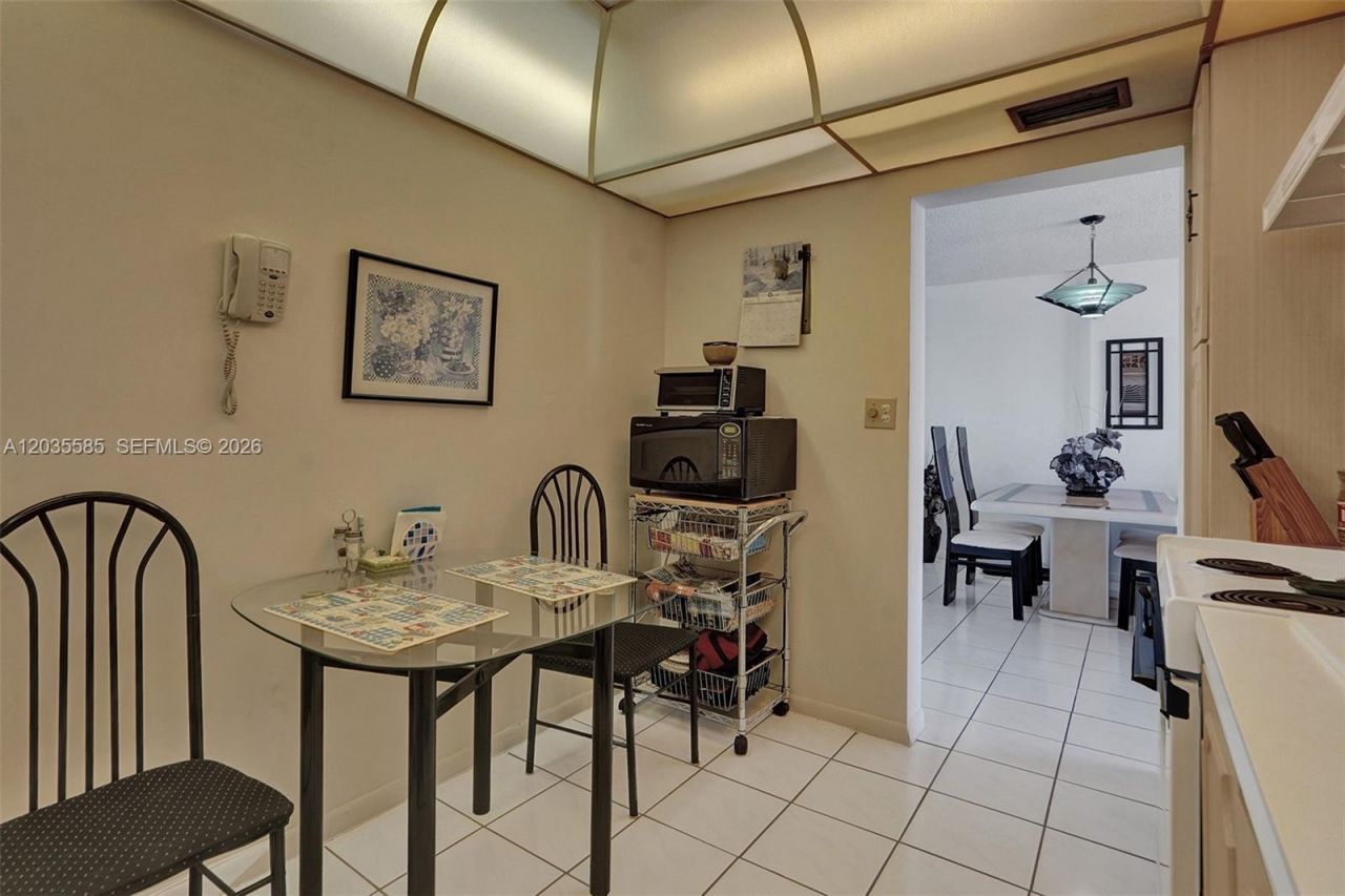 3113 S Ocean Dr , Unit 803, Hallandale Beach, FL 33009 Photo