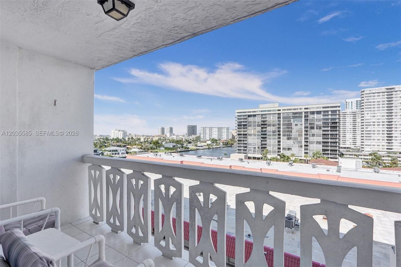 3113 S Ocean Dr , Unit 803, Hallandale Beach, FL 33009 Photo
