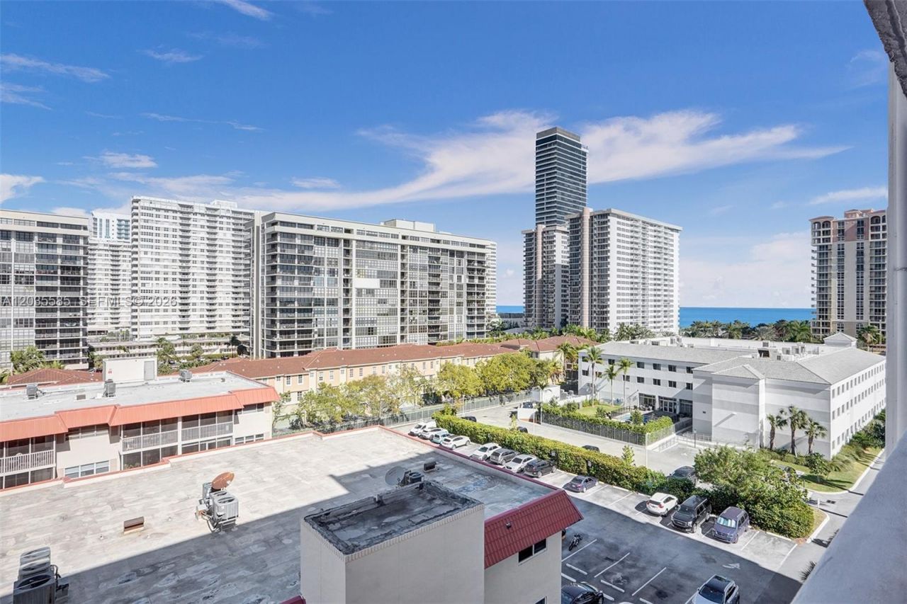 3113 S Ocean Dr , Unit 803, Hallandale Beach, FL 33009 Photo