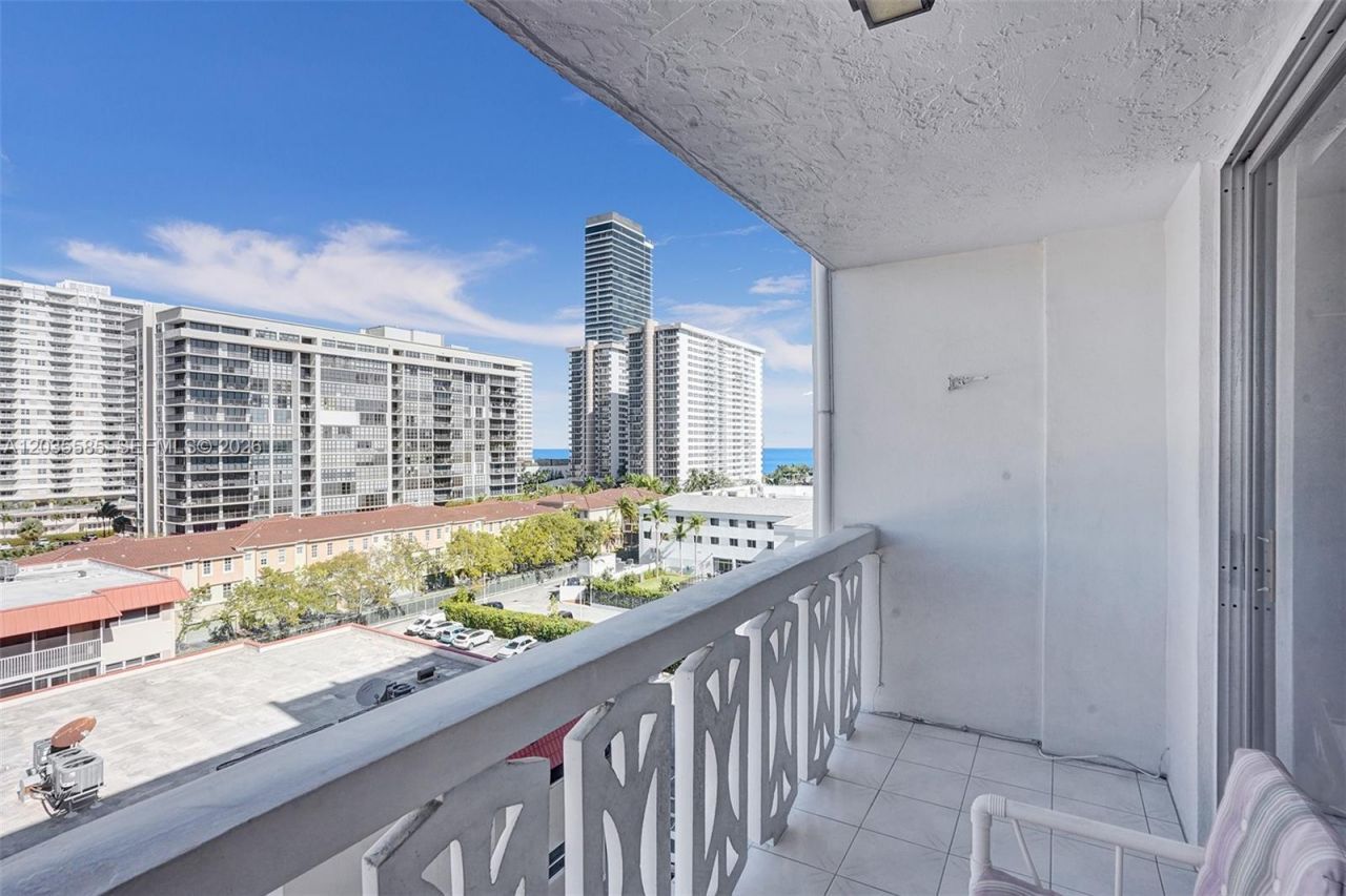 3113 S Ocean Dr , Unit 803, Hallandale Beach, FL 33009 Photo