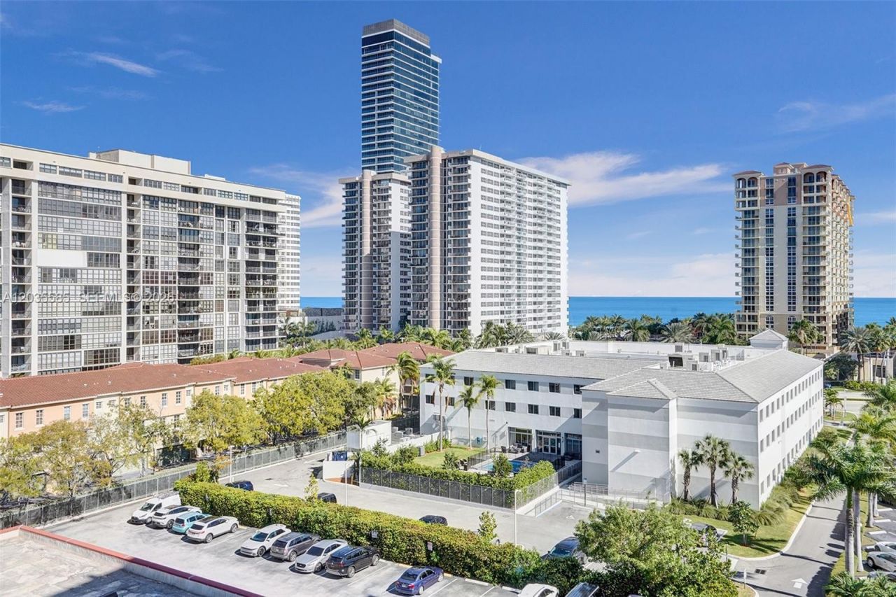 3113 S Ocean Dr , Unit 803, Hallandale Beach, FL 33009 Photo