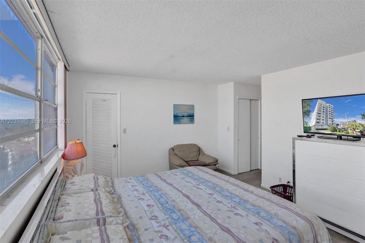 3113 S Ocean Dr , Unit 803, Hallandale Beach, FL 33009 Photo