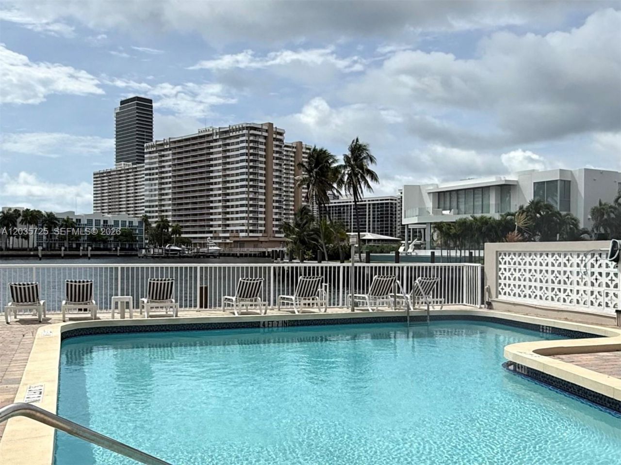 121 Golden Isles Dr, Unit 904, Hallandale Beach, FL 33009 Photo