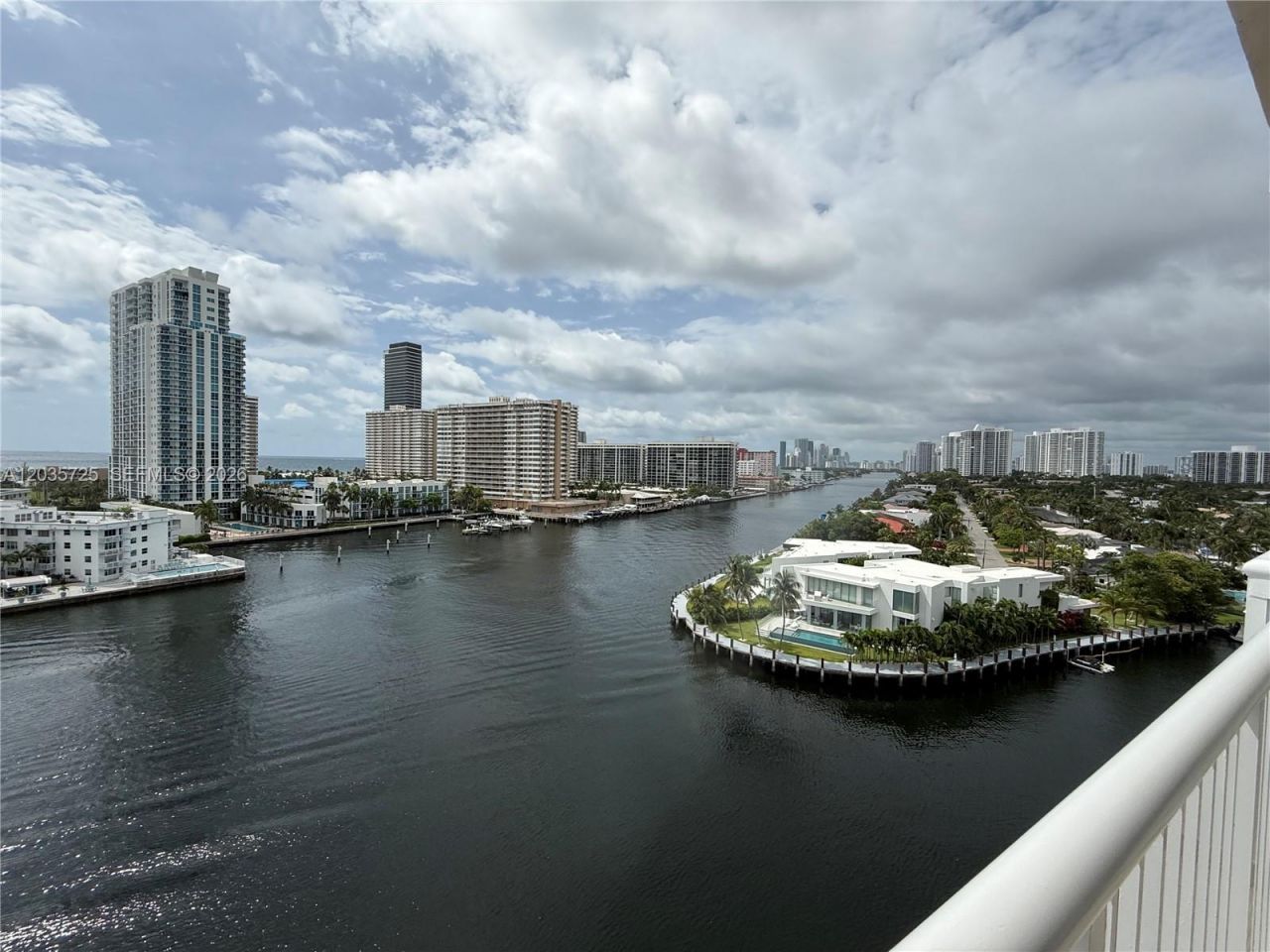 121 Golden Isles Dr, Unit 904, Hallandale Beach, FL 33009 Photo