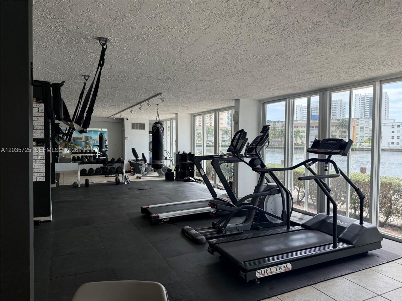 121 Golden Isles Dr, Unit 904, Hallandale Beach, FL 33009 Photo