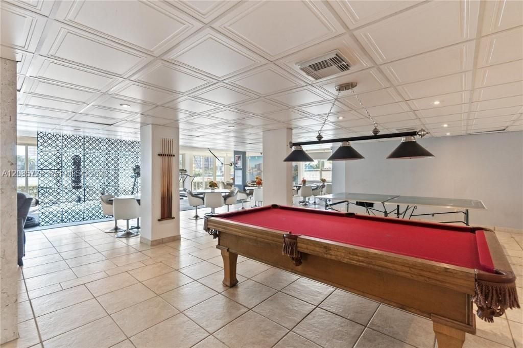 121 Golden Isles Dr, Unit 904, Hallandale Beach, FL 33009 Photo