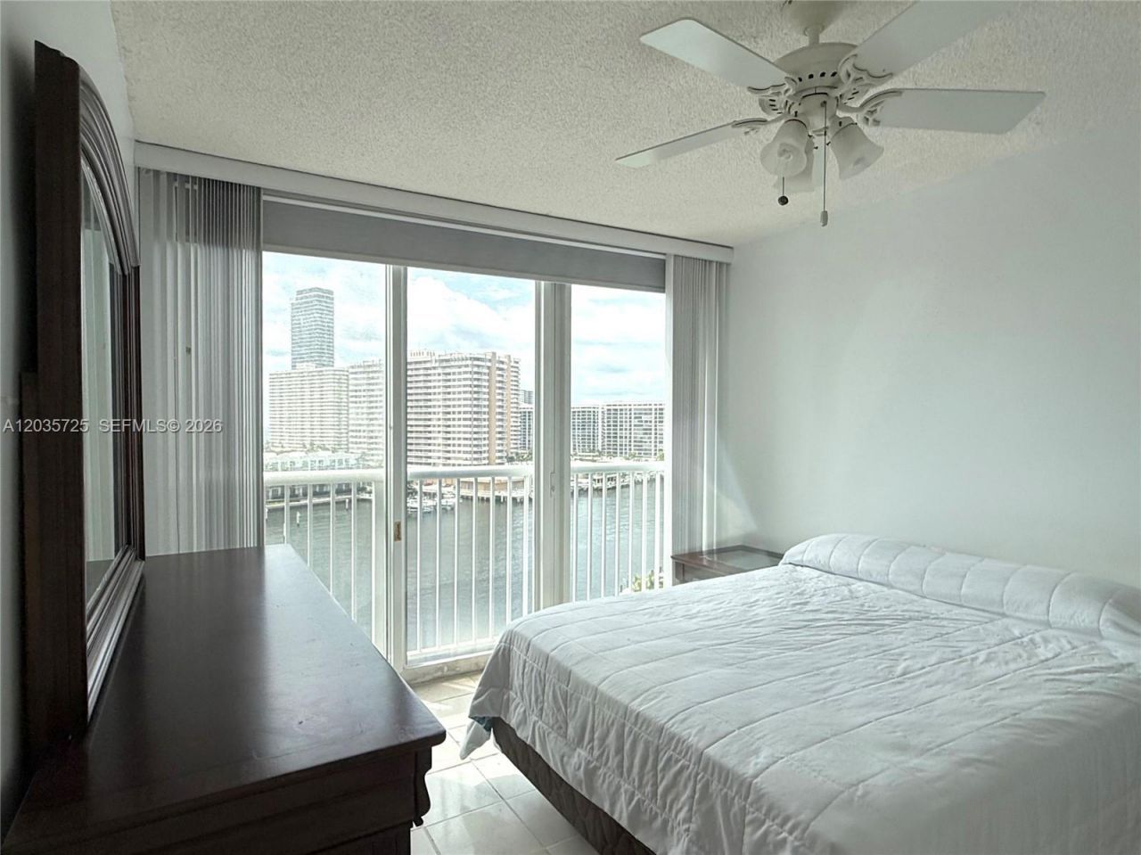121 Golden Isles Dr, Unit 904, Hallandale Beach, FL 33009 Photo