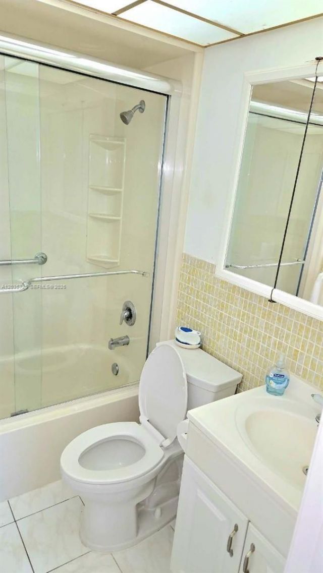 121 Golden Isles Dr, Unit 904, Hallandale Beach, FL 33009 Photo