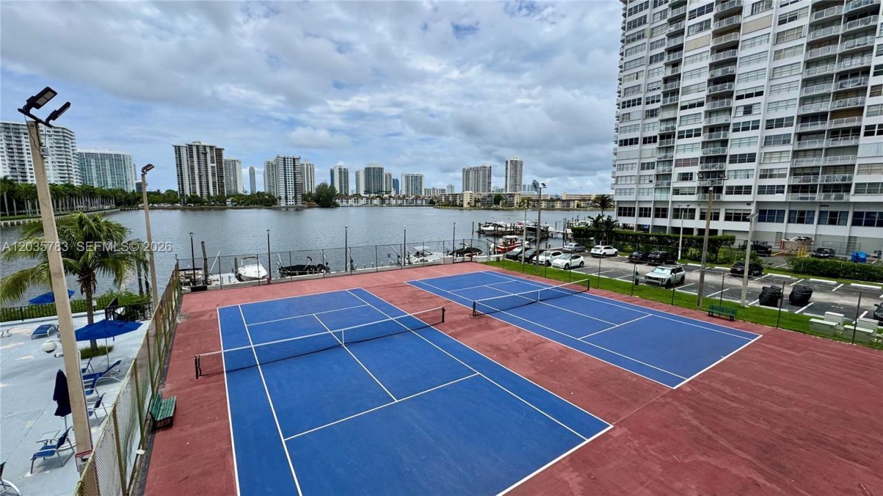 2780 NE 183rd St , Unit 1607, Aventura, FL 33160 Photo