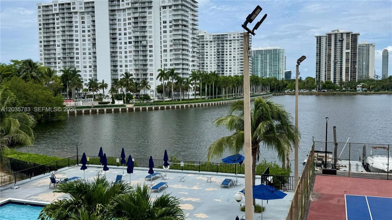 2780 NE 183rd St , Unit 1607, Aventura, FL 33160 Photo