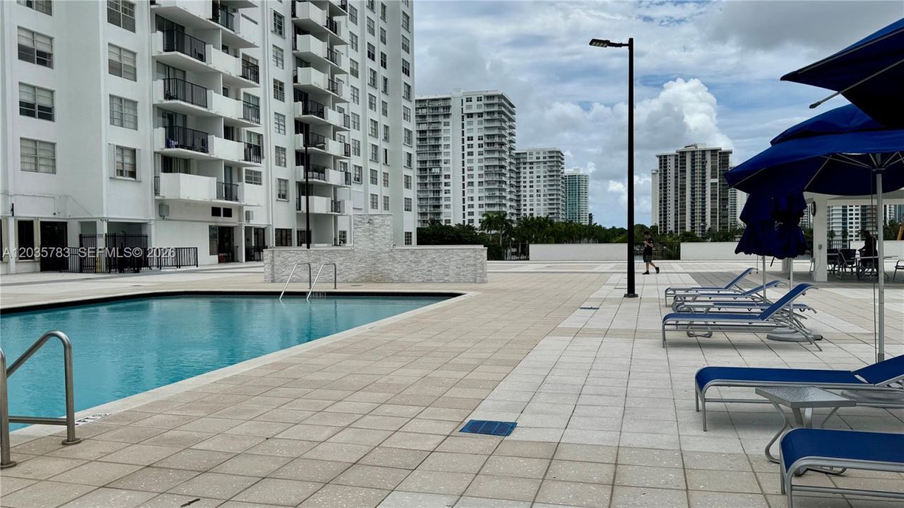 2780 NE 183rd St , Unit 1607, Aventura, FL 33160 Photo
