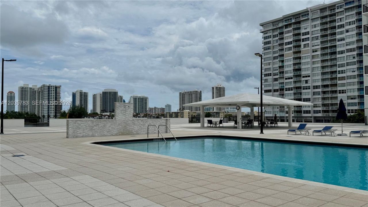 2780 NE 183rd St , Unit 1607, Aventura, FL 33160 Photo
