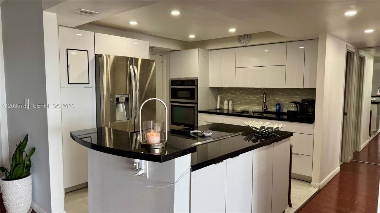 2780 NE 183rd St , Unit 1607, Aventura, FL 33160 Photo