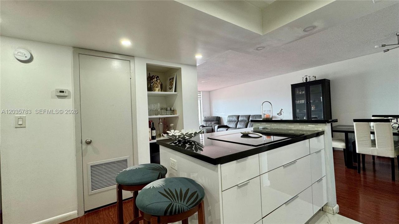 2780 NE 183rd St , Unit 1607, Aventura, FL 33160 Photo