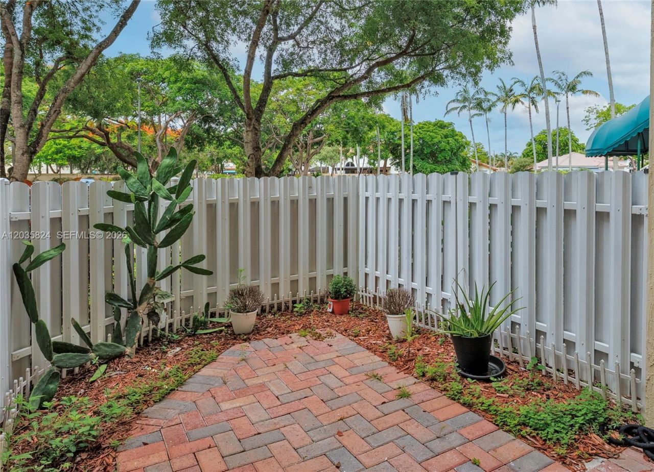 10710 NW 66th St, Unit 104, Doral, FL 33178 Photo