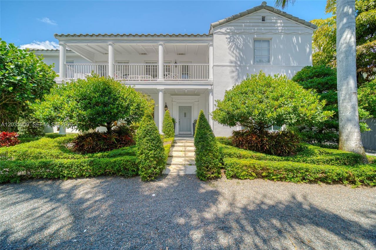 2534 Flamingo Dr, Miami Beach, FL 33140 Photo
