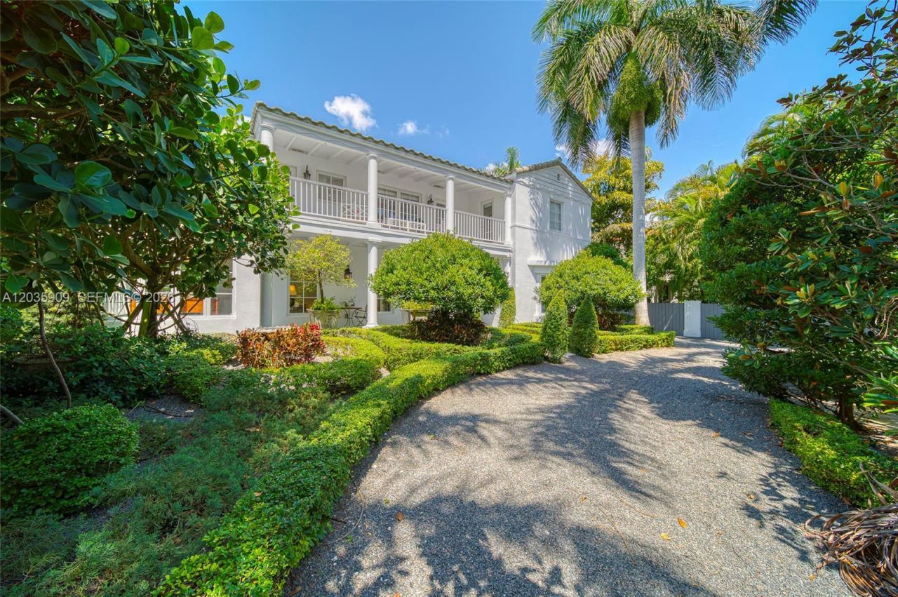2534 Flamingo Dr, Miami Beach, FL 33140 Photo