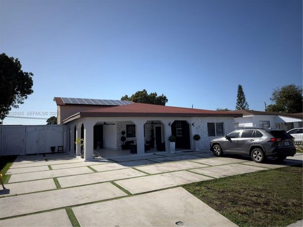 224 E 42nd St , Hialeah, FL 33013