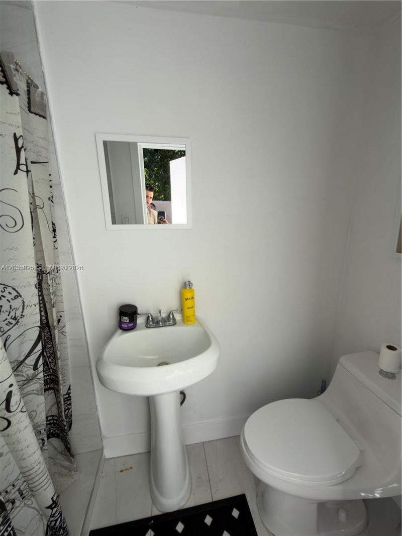 224 E 42nd St , Hialeah, FL 33013 Photo