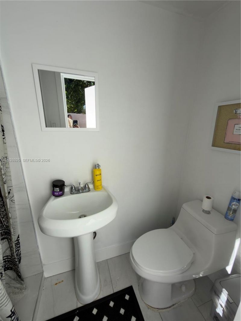 224 E 42nd St , Hialeah, FL 33013 Photo