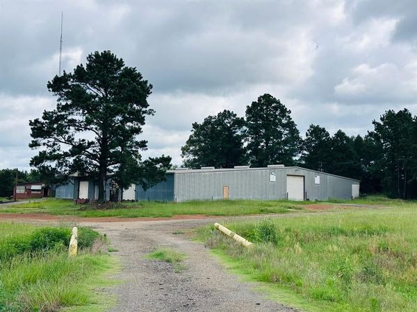 2460 N 259 Highway , Daingerfield, TX 75638