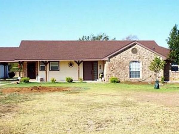 2520 Emerald Forest Drive, Burleson, TX 76028