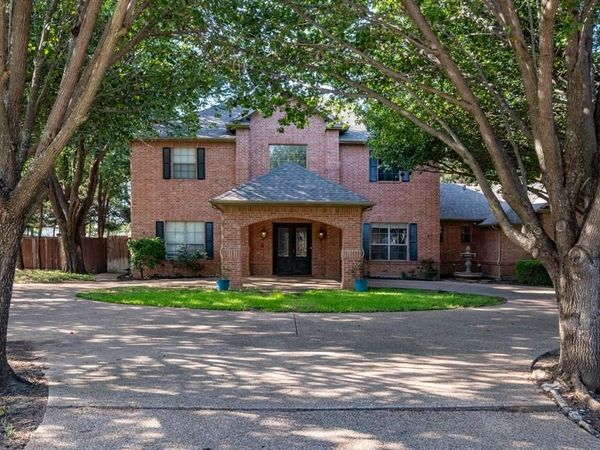 240 Timberleaf Drive , Double Oak, TX 75077