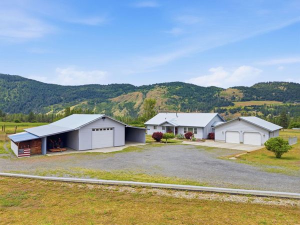 2386 Woodlark Way, Evans, WA 99126