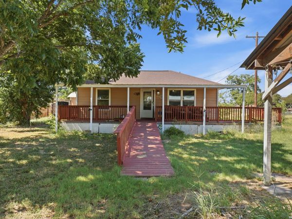 251 AVENUE J, Poteet, TX 78065