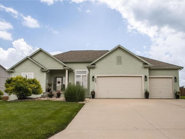 400 SE Stillwater Drive, Lee's Summit, MO 64063