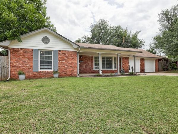 2304 Barclay Road, The Village, OK 73120