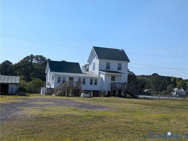 366 Dyers Creek Road , New Point, VA 23138