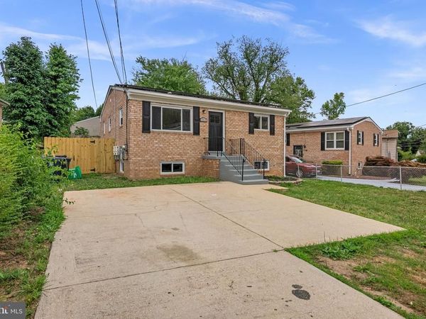 6615 VALLEY PARK ROAD, CAPITOL HEIGHTS, MD 20743