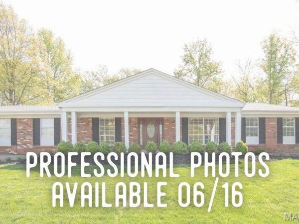2340 Fairoyal Drive, Des Peres, MO 63131