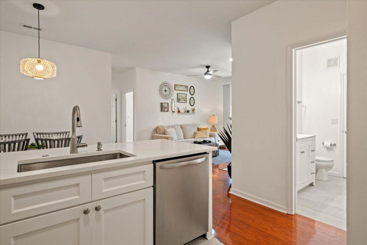 1600 Long Grove Drive Photo 11