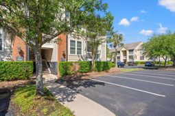 1600 Long Grove Drive photo 4
