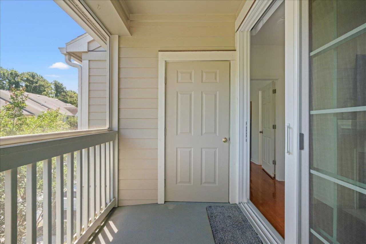 1600 Long Grove Drive Photo 23