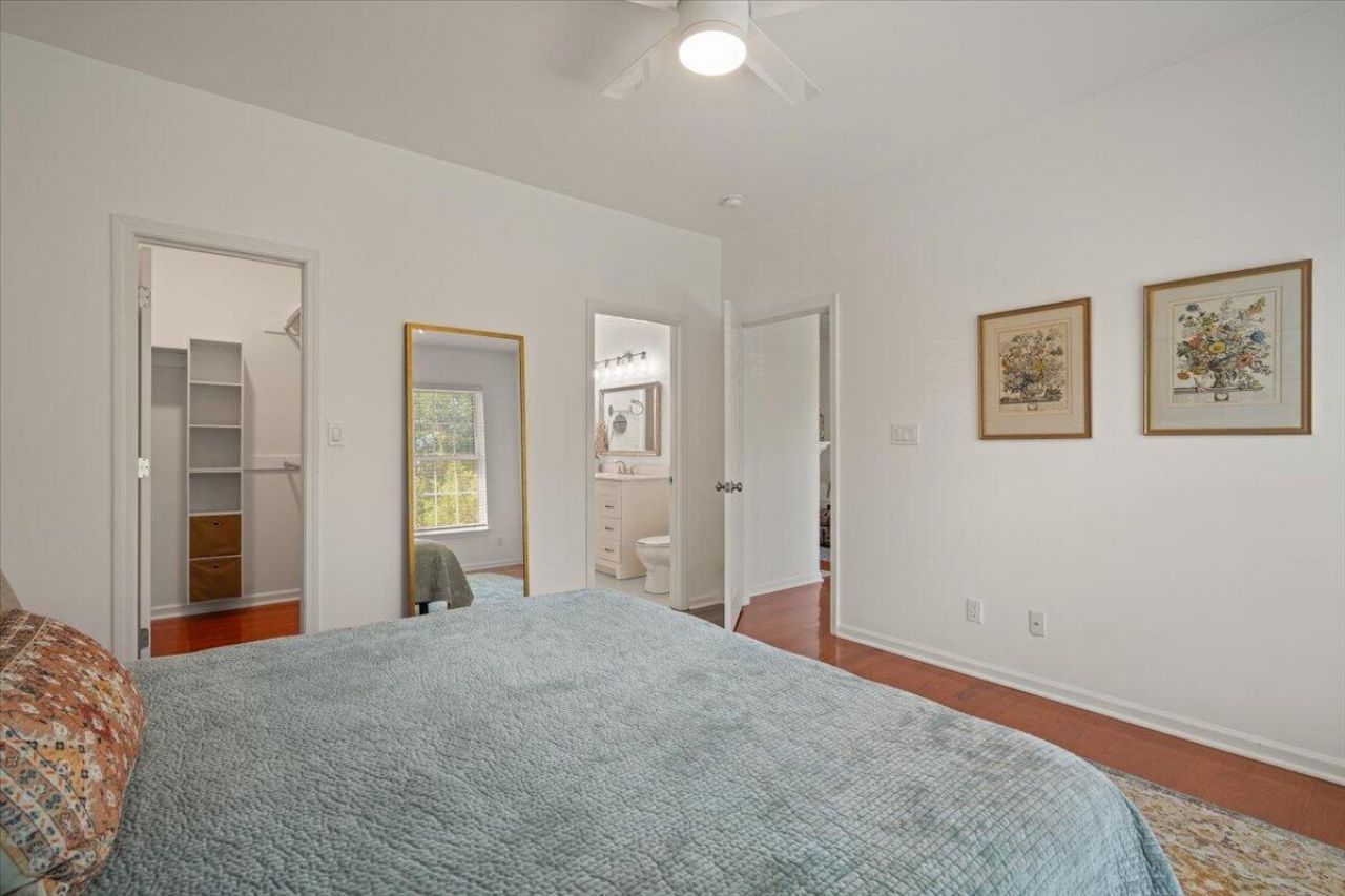 1600 Long Grove Drive Photo 25
