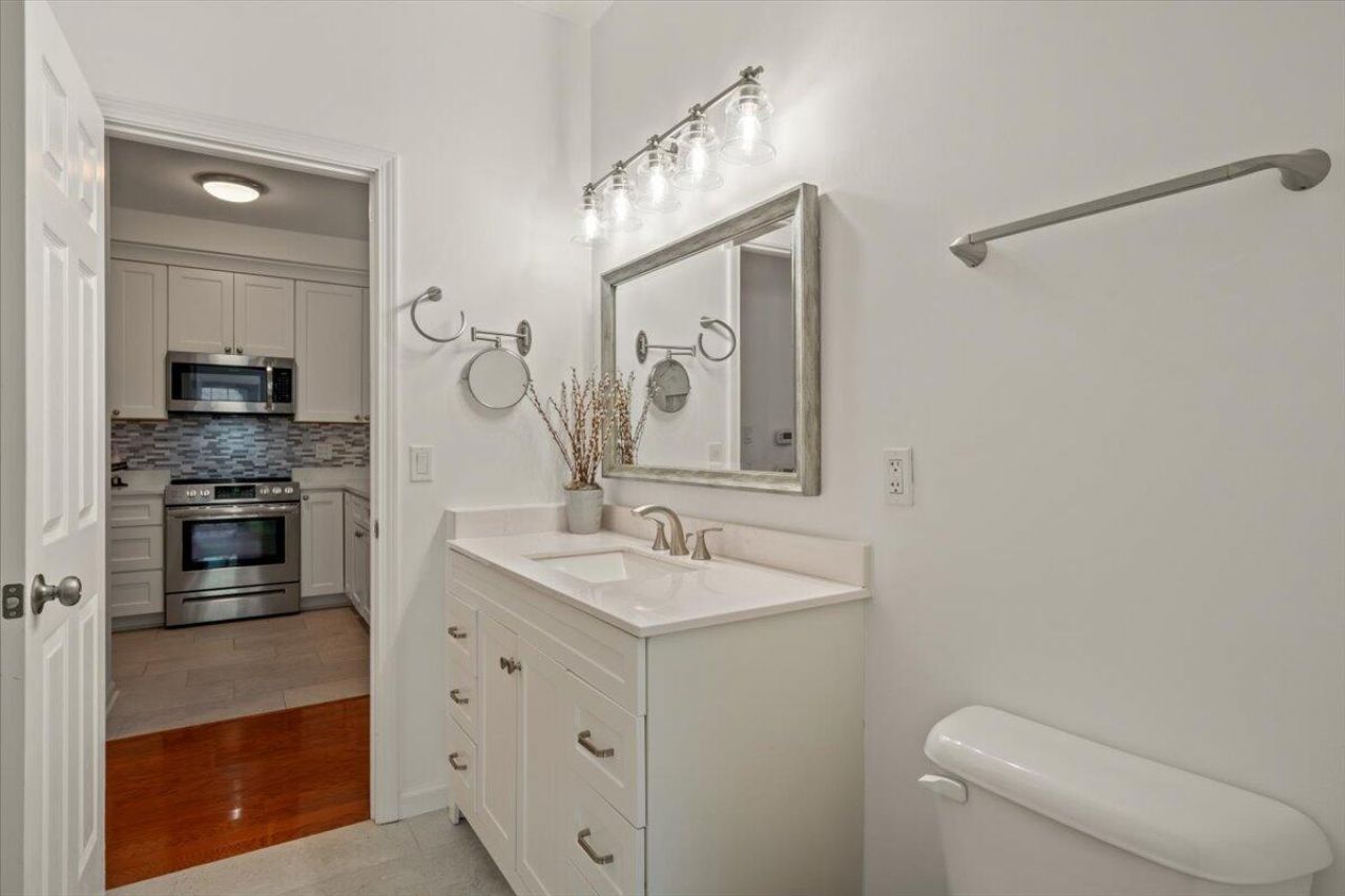 1600 Long Grove Drive Photo 29
