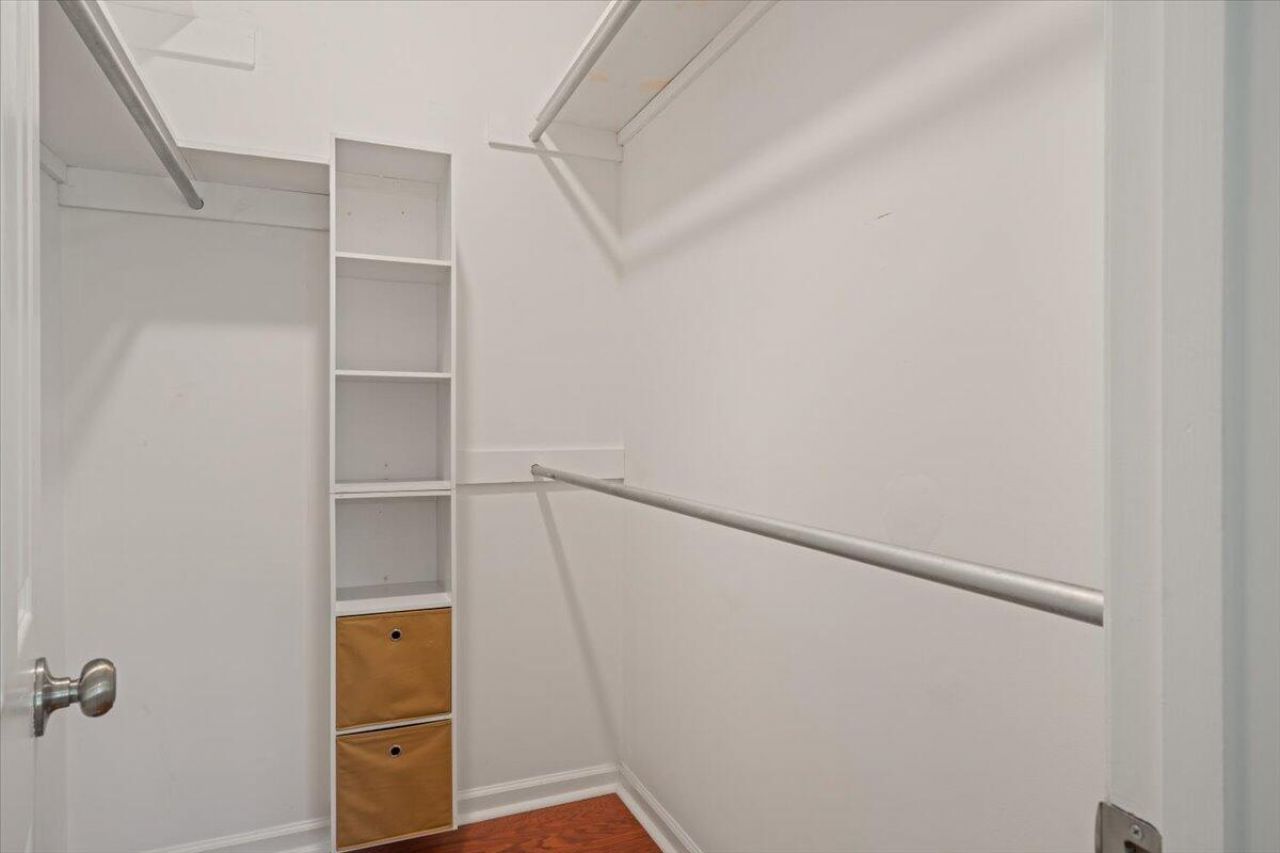 1600 Long Grove Drive Photo 30