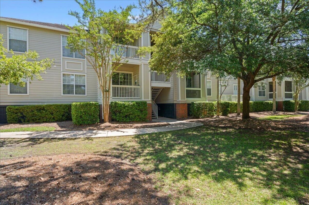 1600 Long Grove Drive Photo 38