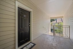 1600 Long Grove Drive photo 4