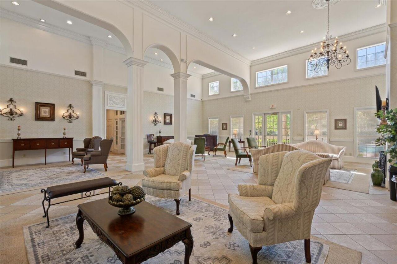 1600 Long Grove Drive Photo 45