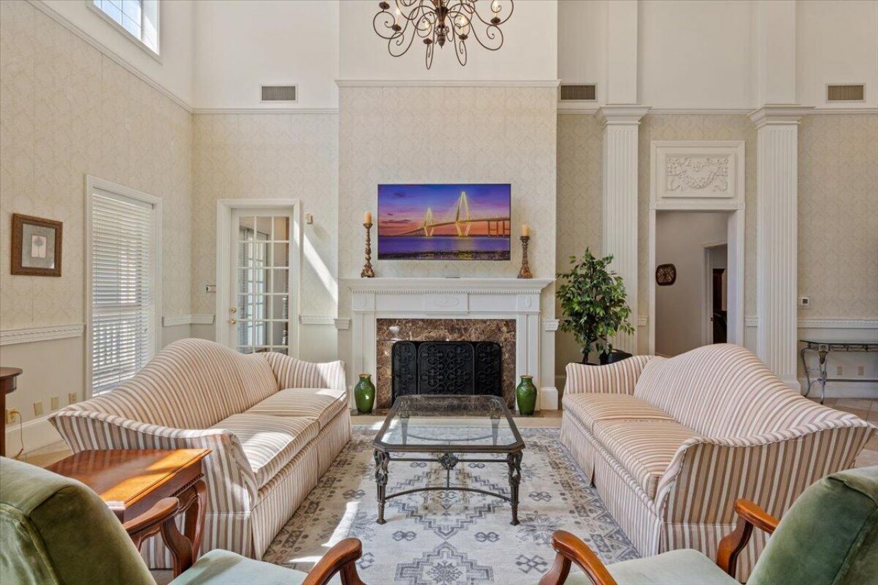 1600 Long Grove Drive Photo 46