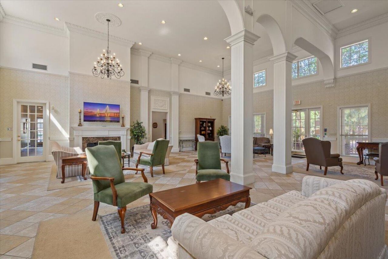 1600 Long Grove Drive Photo 48