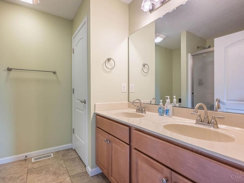 502 Stone Path Court, Carlisle, OH 45005 Photo 16