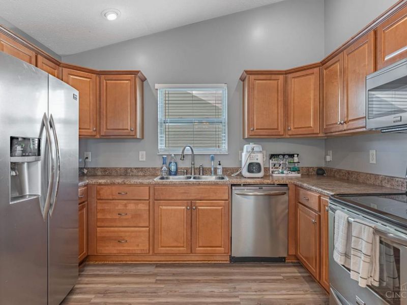 502 Stone Path Court, Carlisle, OH 45005 Photo 7