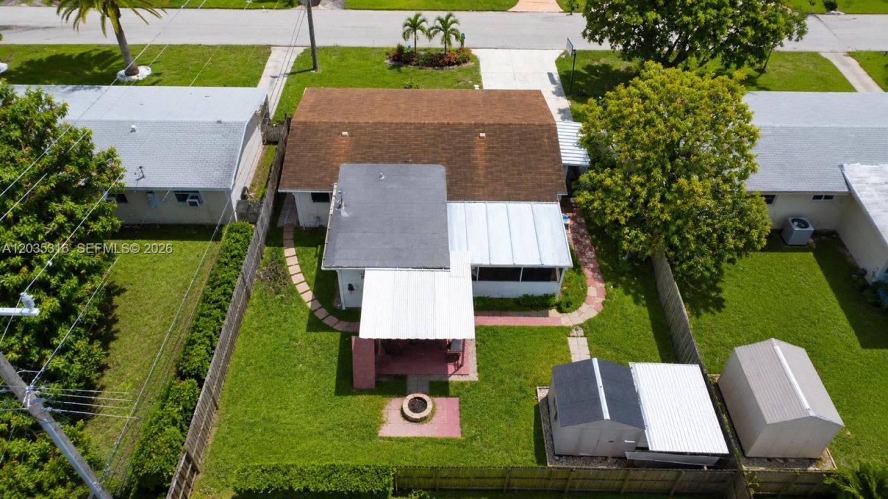 7611 NW 15th Ct, Pembroke Pines, FL 33024 Photo
