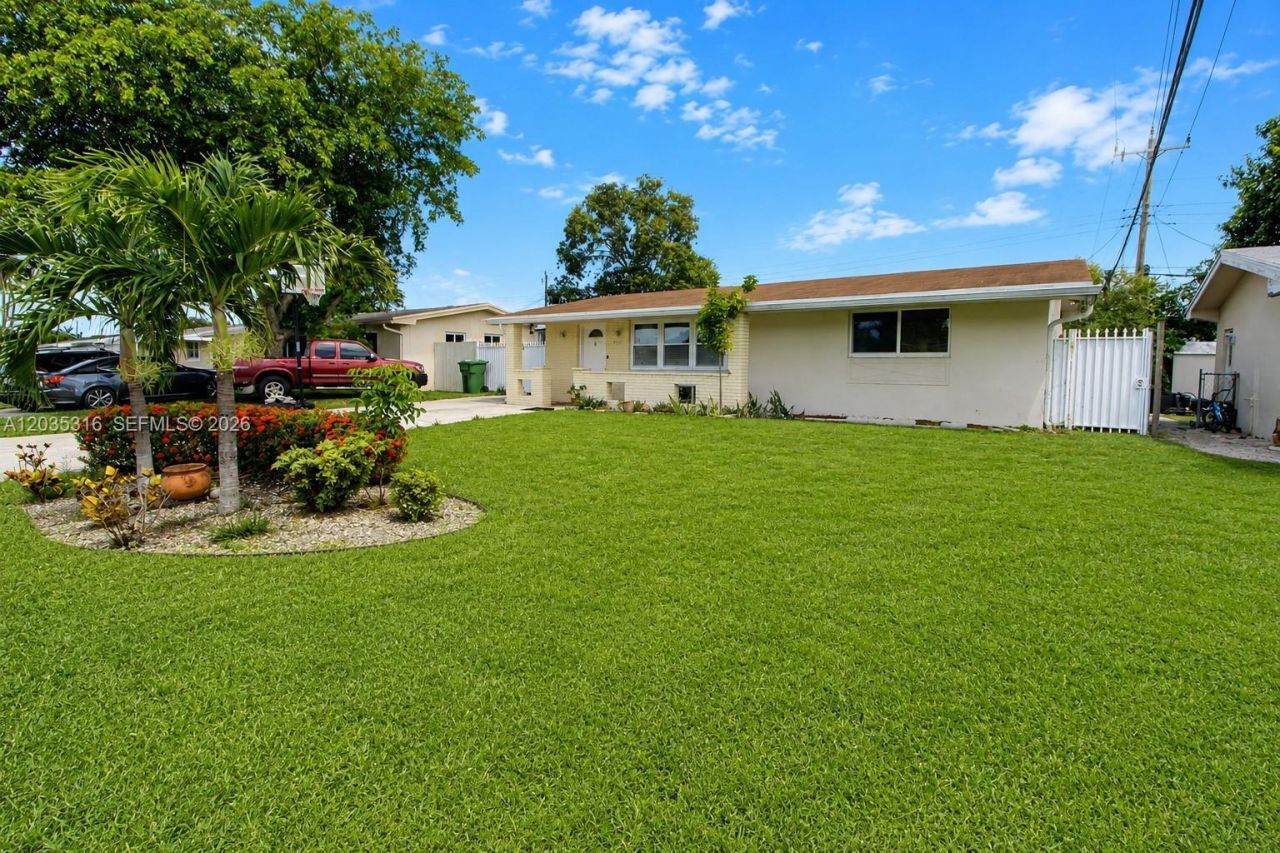 7611 NW 15th Ct, Pembroke Pines, FL 33024 Photo